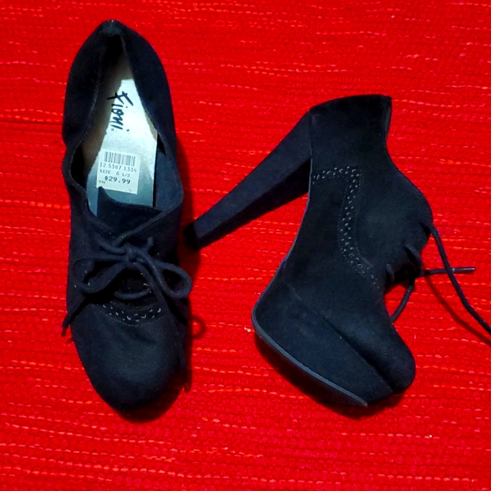 Cute suede black platforms